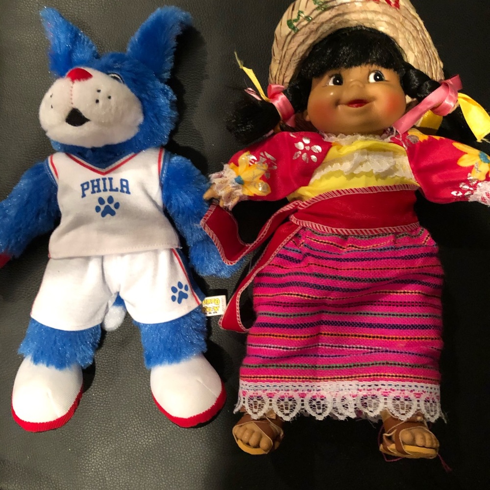 2 kids stuffed animals